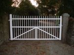 REPLICA TIMBER GATE IN POWDER COATED STEEL